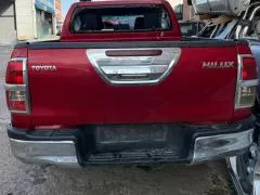Toyota Hilux Revo Arka Tampon Çıkma Orjinal